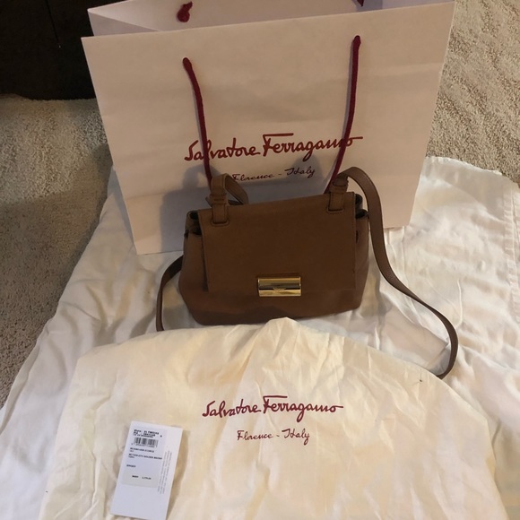 ❤️SOLD Salvatore Ferragamo Gancio in Tan❤️ - Picture 7 of 8